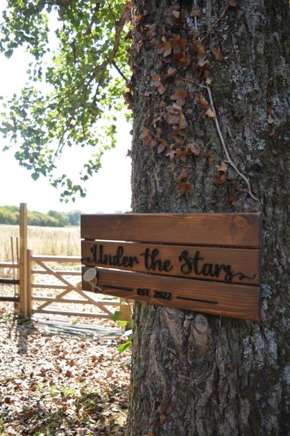 Under The Stars Shepherds Huts At Harbors Lake Villa Newchurch  Exterior foto