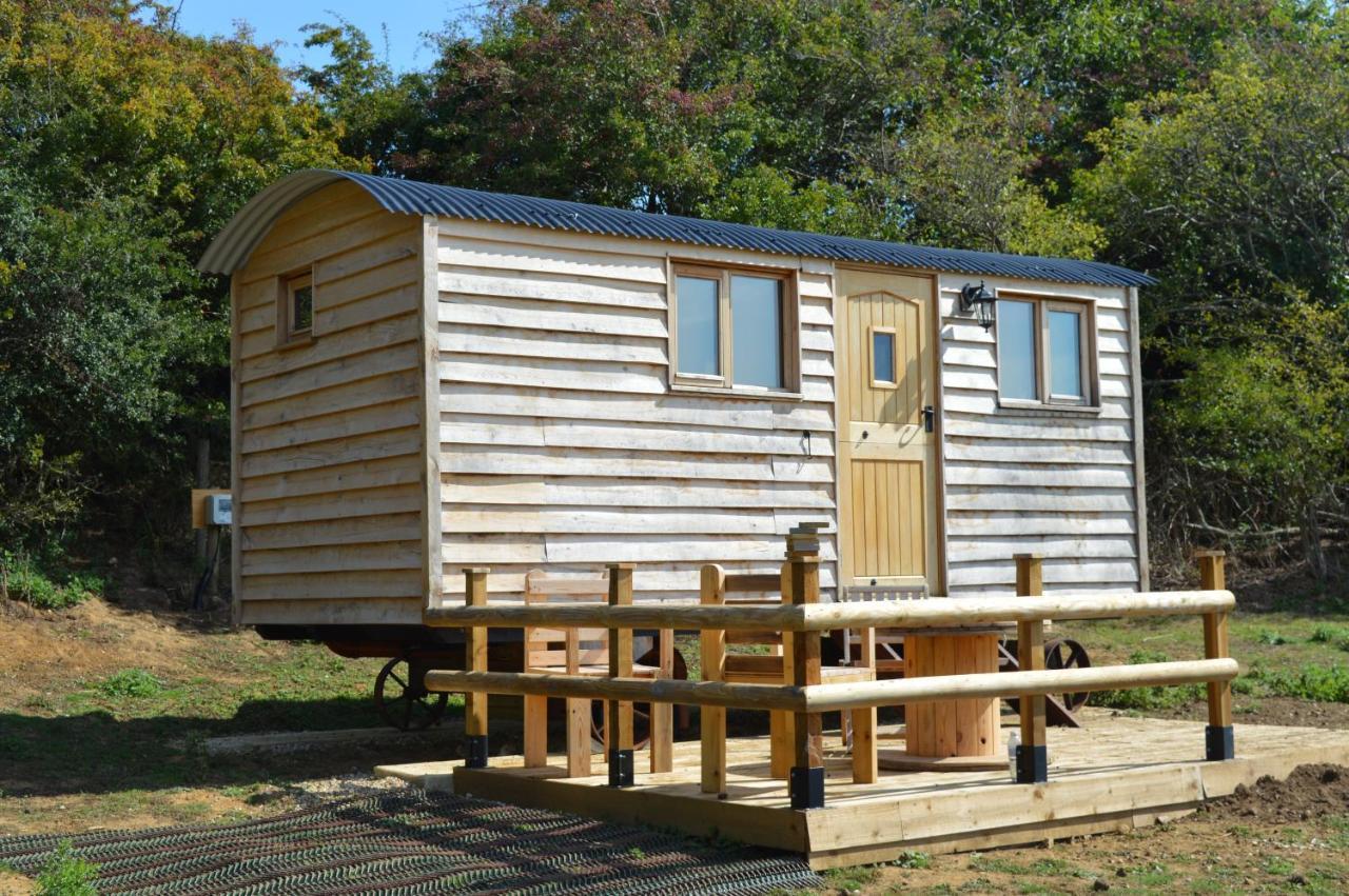 Under The Stars Shepherds Huts At Harbors Lake Villa Newchurch  Exterior foto