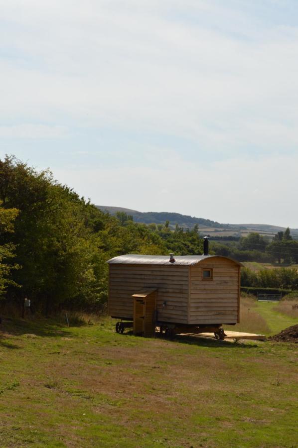 Under The Stars Shepherds Huts At Harbors Lake Villa Newchurch  Exterior foto