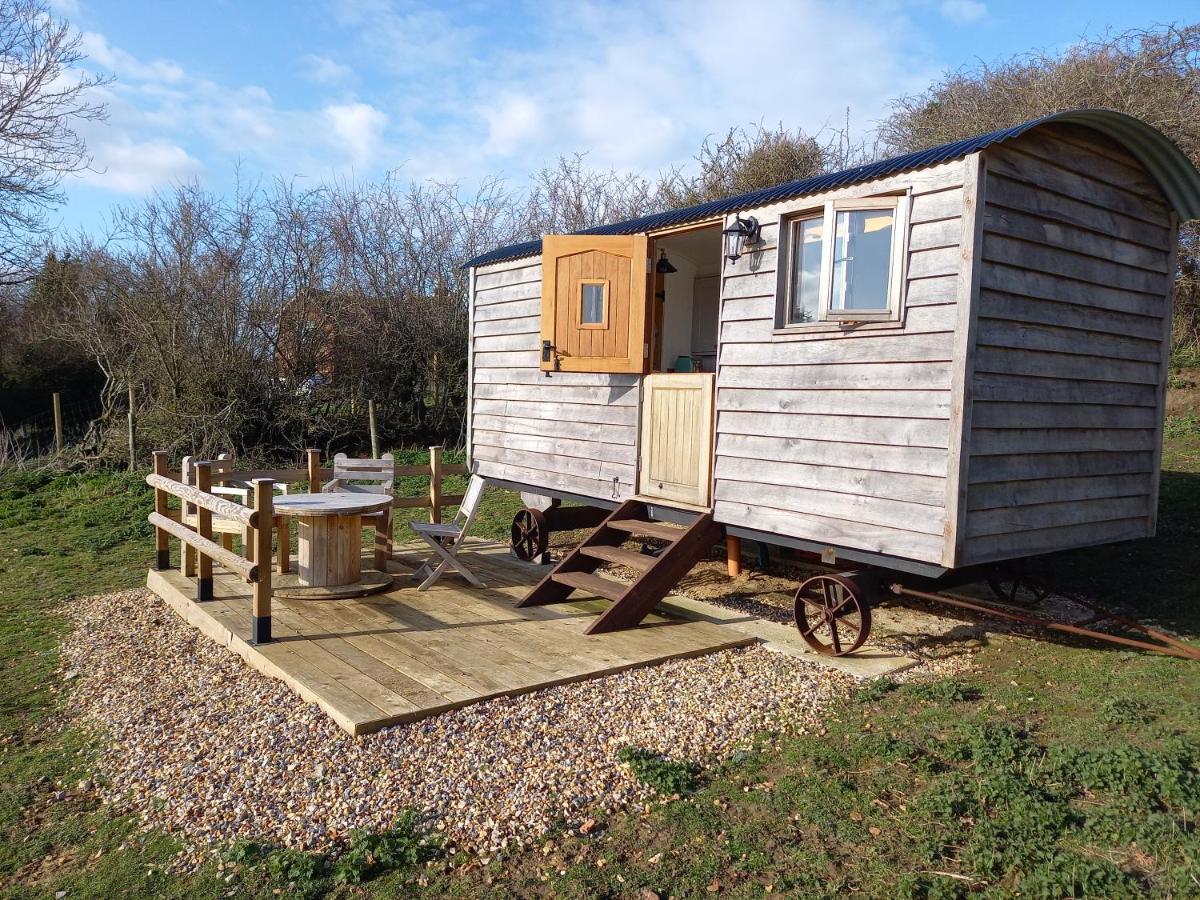 Under The Stars Shepherds Huts At Harbors Lake Villa Newchurch  Exterior foto