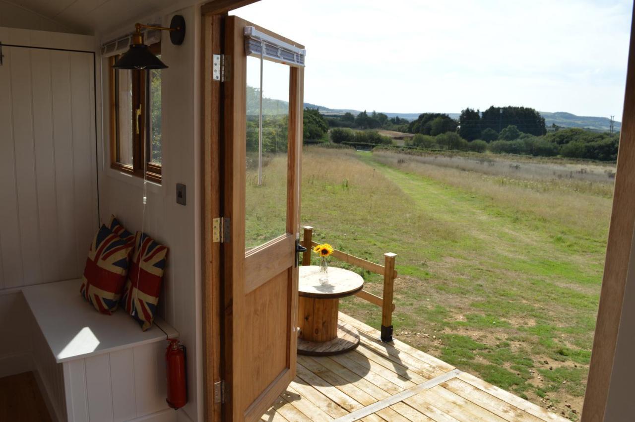 Under The Stars Shepherds Huts At Harbors Lake Villa Newchurch  Exterior foto