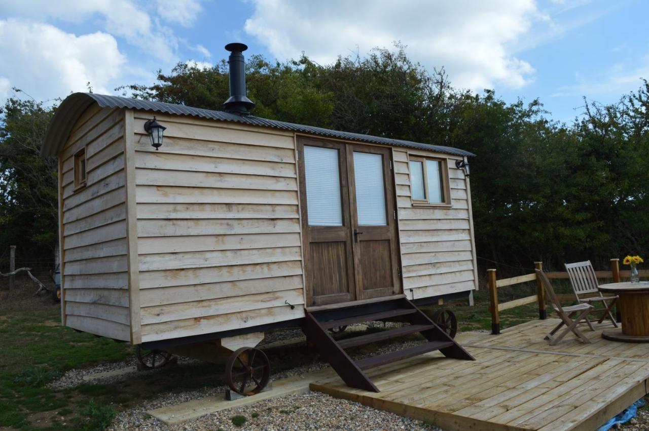 Under The Stars Shepherds Huts At Harbors Lake Villa Newchurch  Exterior foto